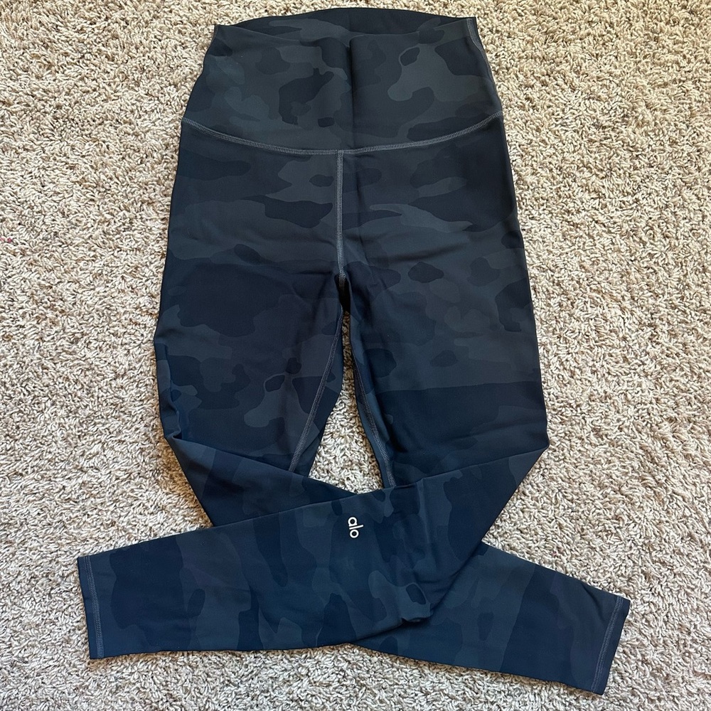 Alo Yoga high waist vapor camo leggings